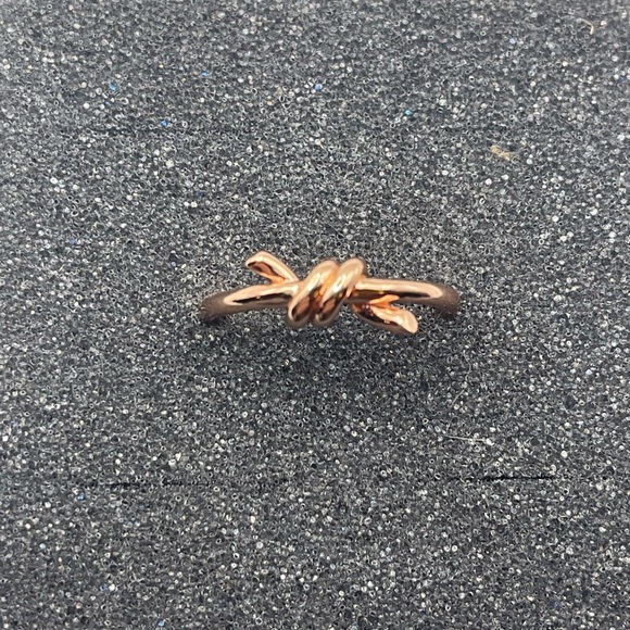 COPY T & C Knot Ring - Picture 6 of 9